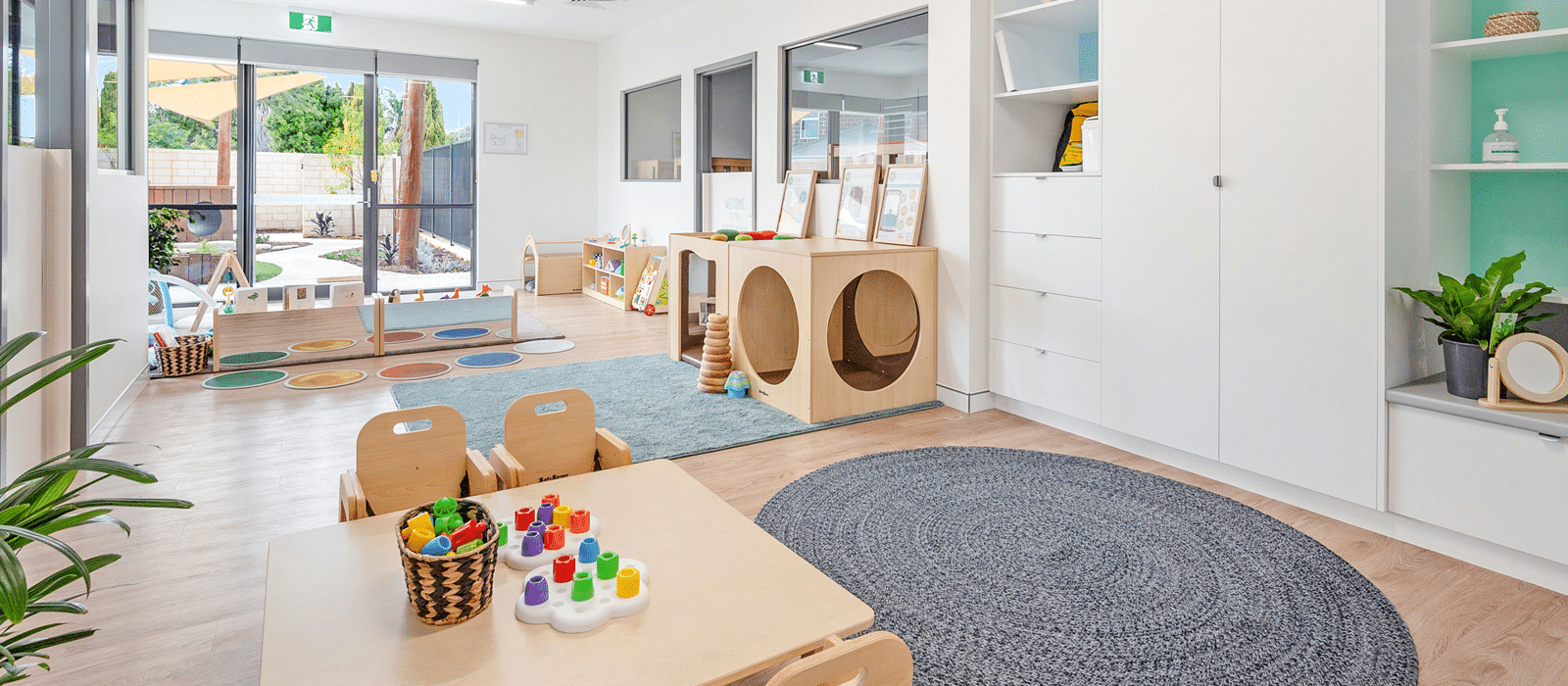 What is the Montessori theory about childsized furniture? XIHA