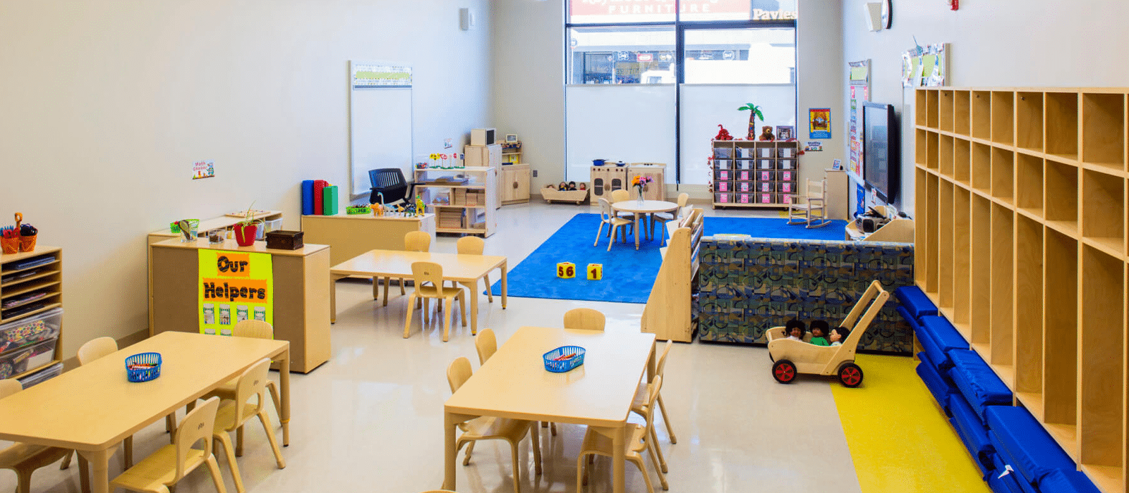 What is the importance of furniture arrangement in classroom? XIHA