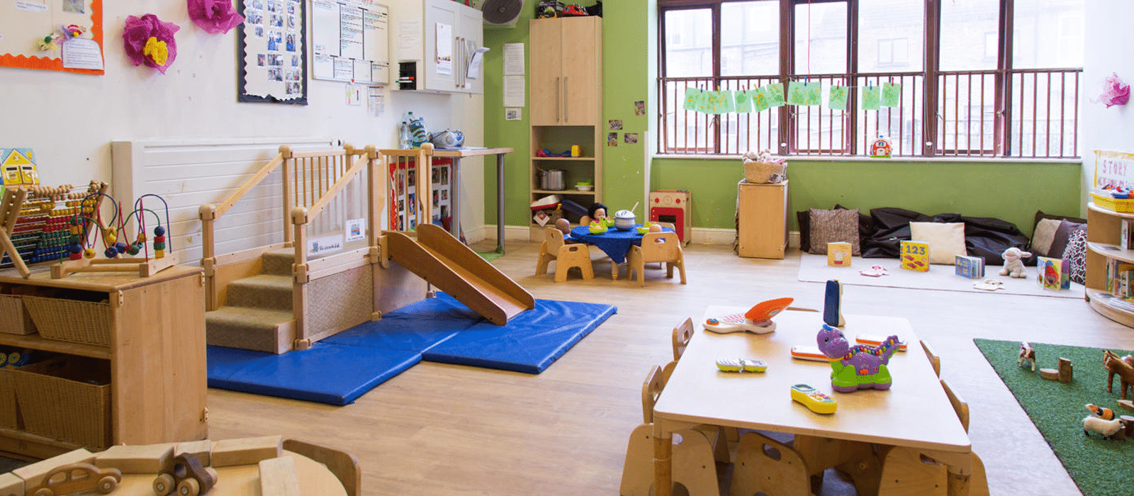 Should toys be in the bedroom for Montessori? XIHA Montessori