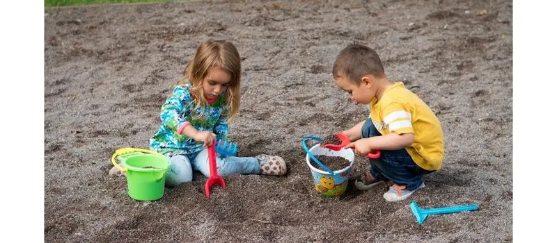 How To Teach Children To Play With Toys? 10 Dynamic Outdoor And Natural Spaces