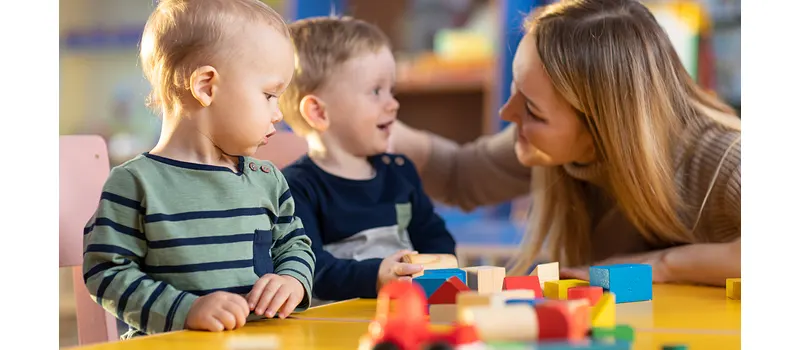 How To Teach Children To Play With Toys? 2 Principles For Teaching Children To Play With Toys