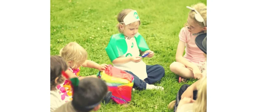 Unlocking Play Schemas: The Essential Guide to Child Development 22 Parcel Play