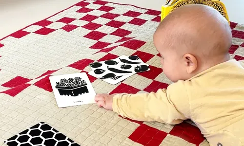 What Is Tummy Time And Why Is It Important For Babies? 8 High Contrast Flash Cards